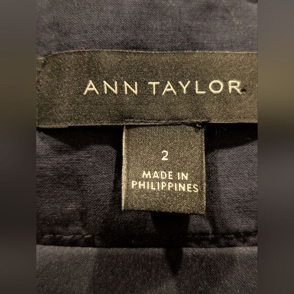 Ann Taylor Navy Embroidered Bow Skirt SZE 2 Midi Paperbag Floral Coquette Office - Picture 6 of 13